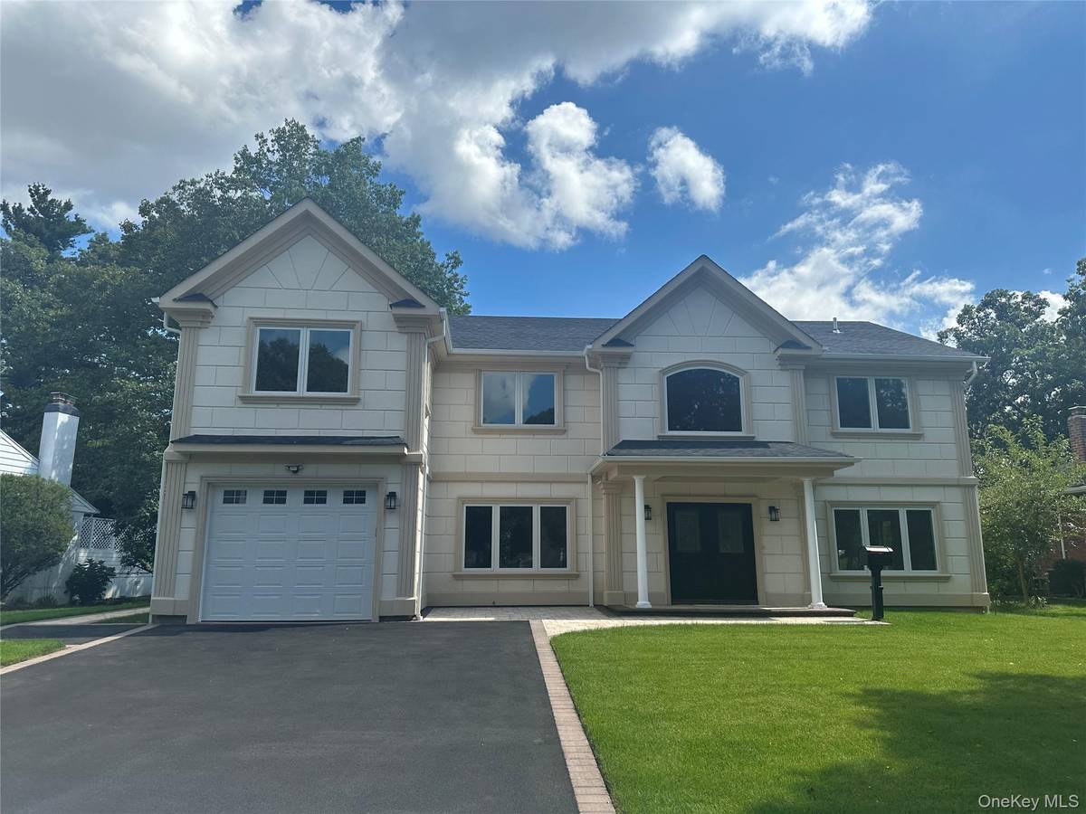 114 Maytime DR, Jericho, NY 11753