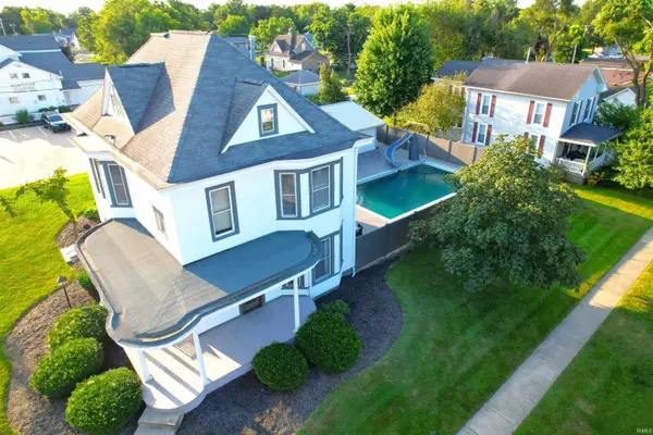 400 S PRAIRIE ST, Brookston, IN 47923