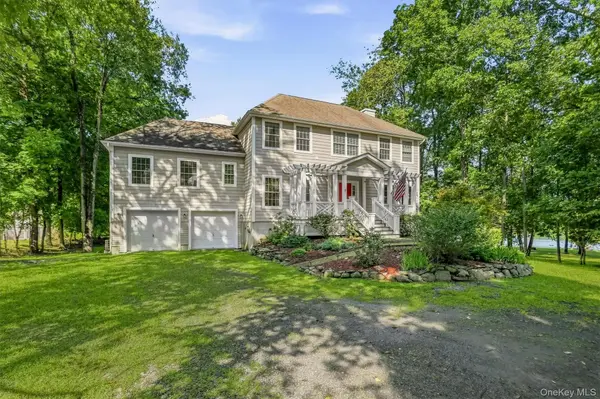 9 Short RD, New Windsor, NY 12553