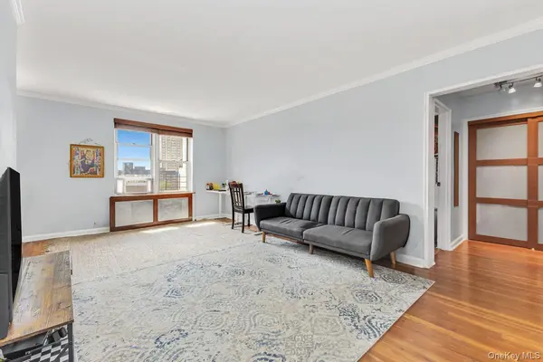 105-34 65th AVE #6E, Forest Hills, NY 11375