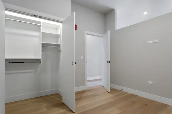 2475 W FOSTER AVE #408, Chicago, IL 60625