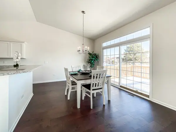 3 BUILDING 18 RIDGE LN, Bolingbrook, IL 60440