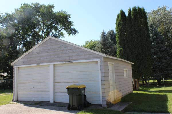 214 2nd ST NW, Pennock, MN 56279