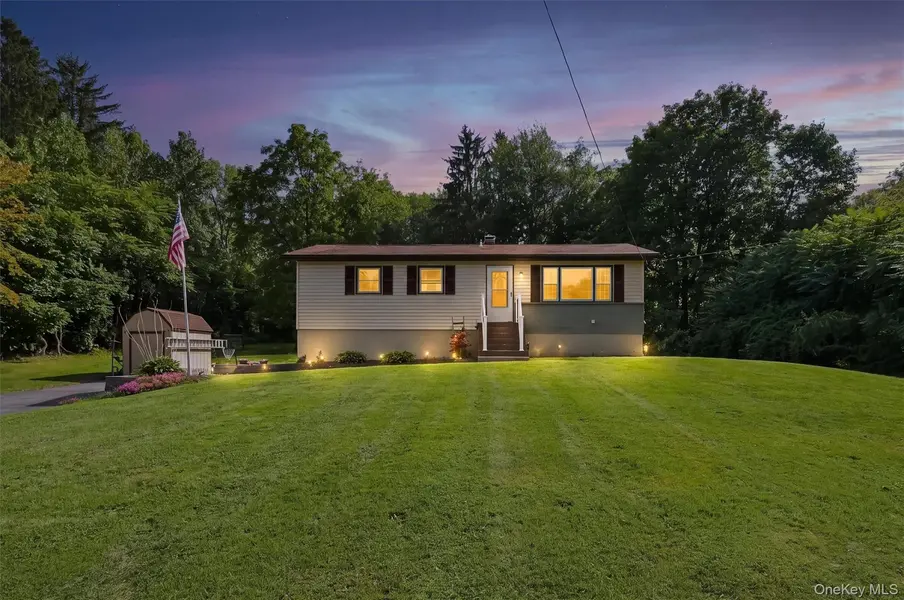 158 Bower RD, Poughkeepsie, NY 12603