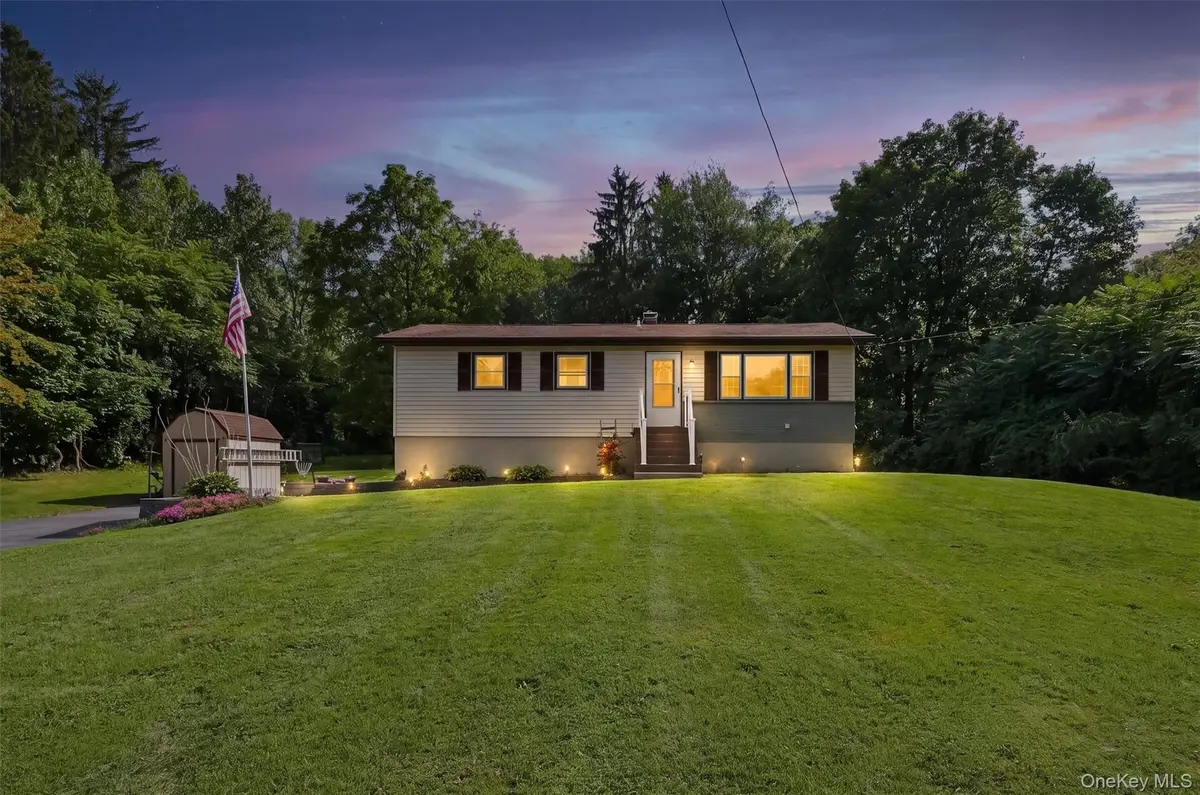 158 Bower RD, Poughkeepsie, NY 12603