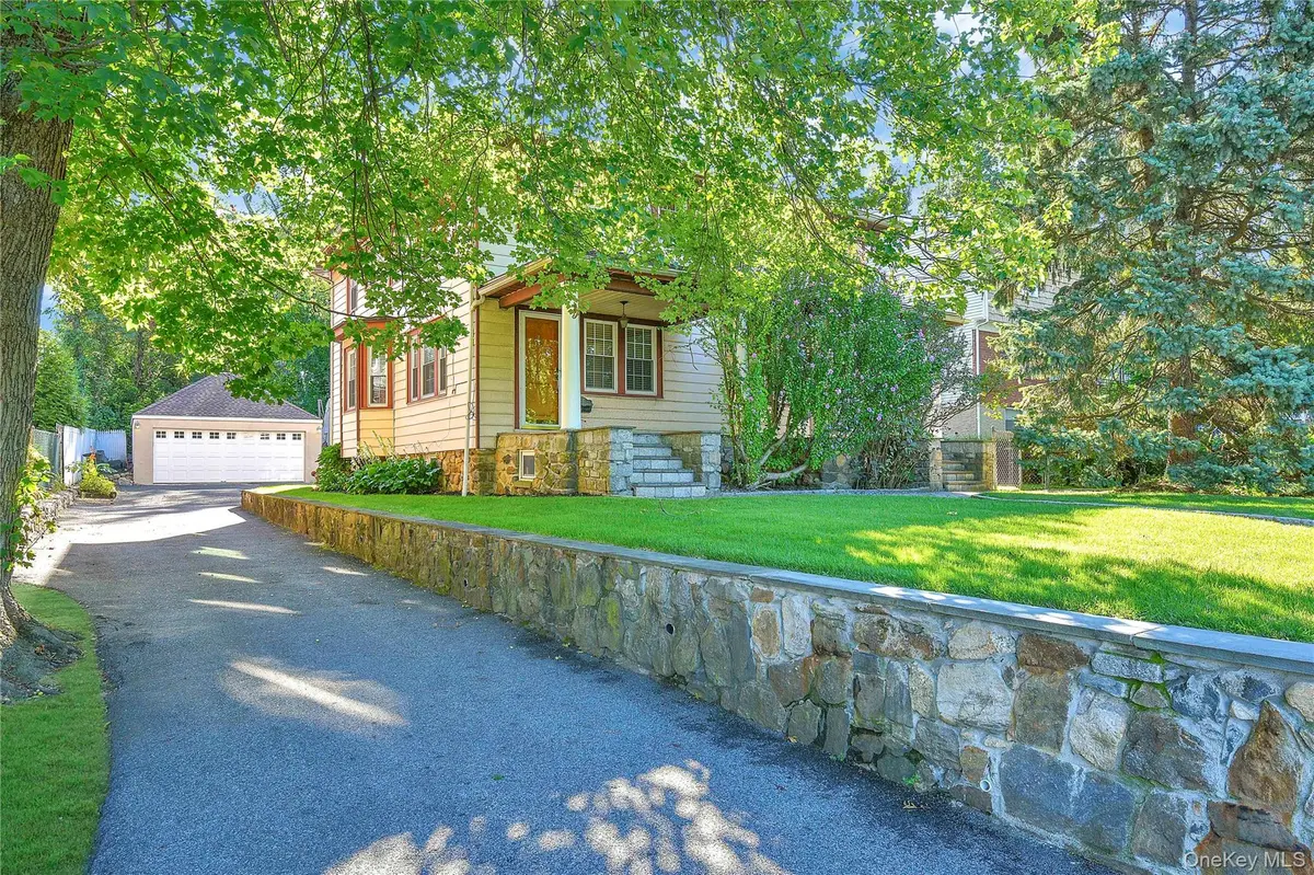 806 Pelhamdale AVE, New Rochelle, NY 10801