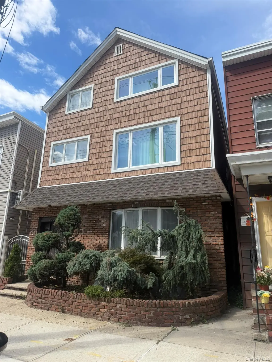 18-38 120 ST, College Point, NY 11356