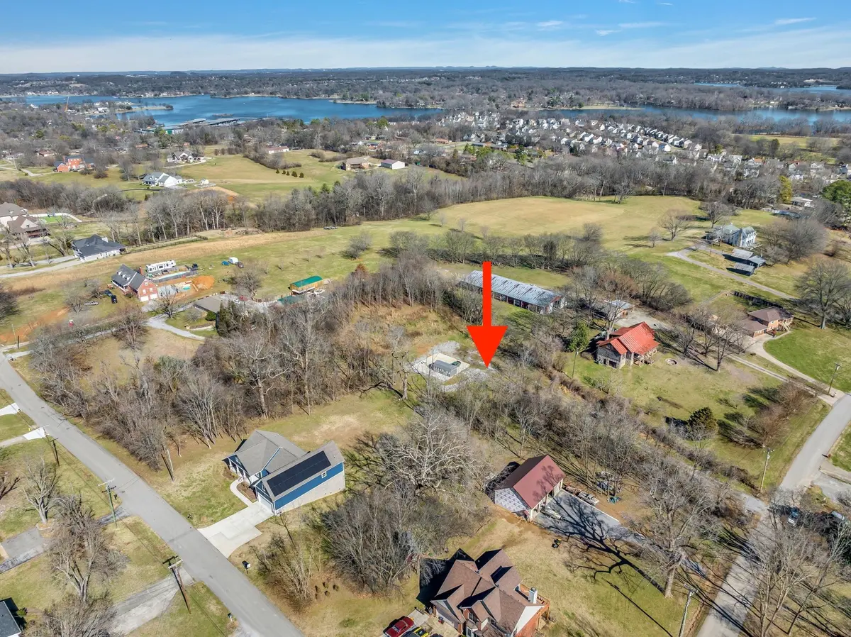 102 Riverwood Dr, Hendersonville, TN 37075