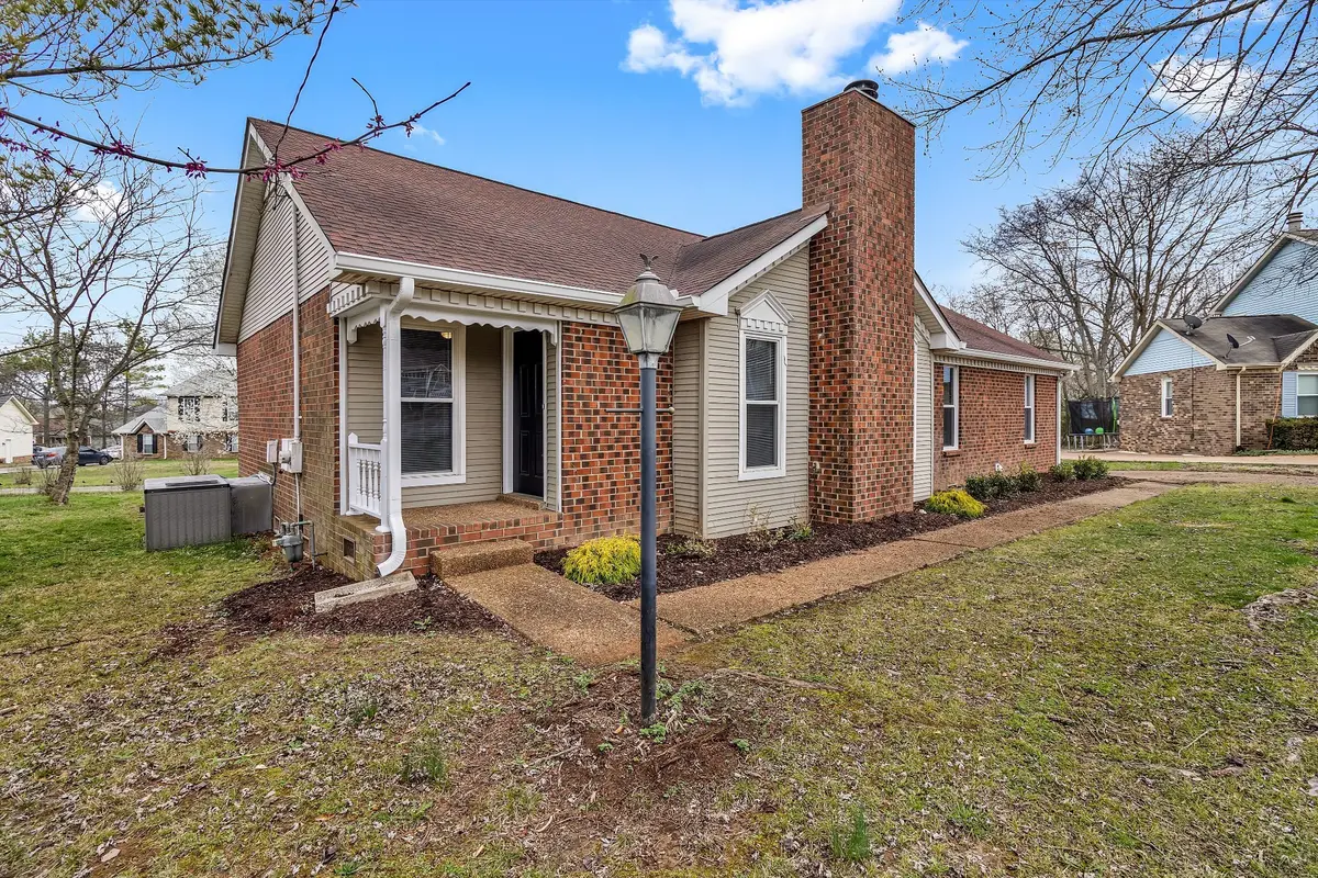 3105 Country Lawn Dr, Antioch, TN 37013