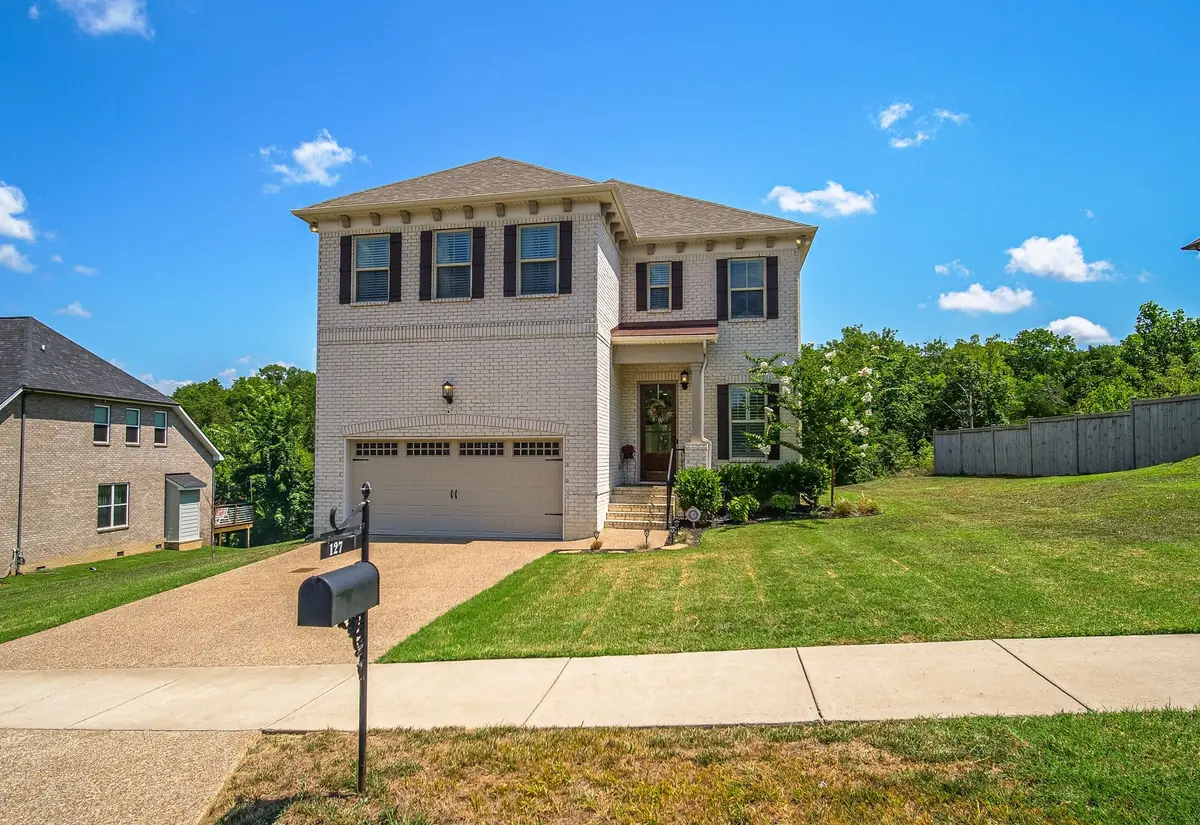 127 Ervin St, Hendersonville, TN 37075