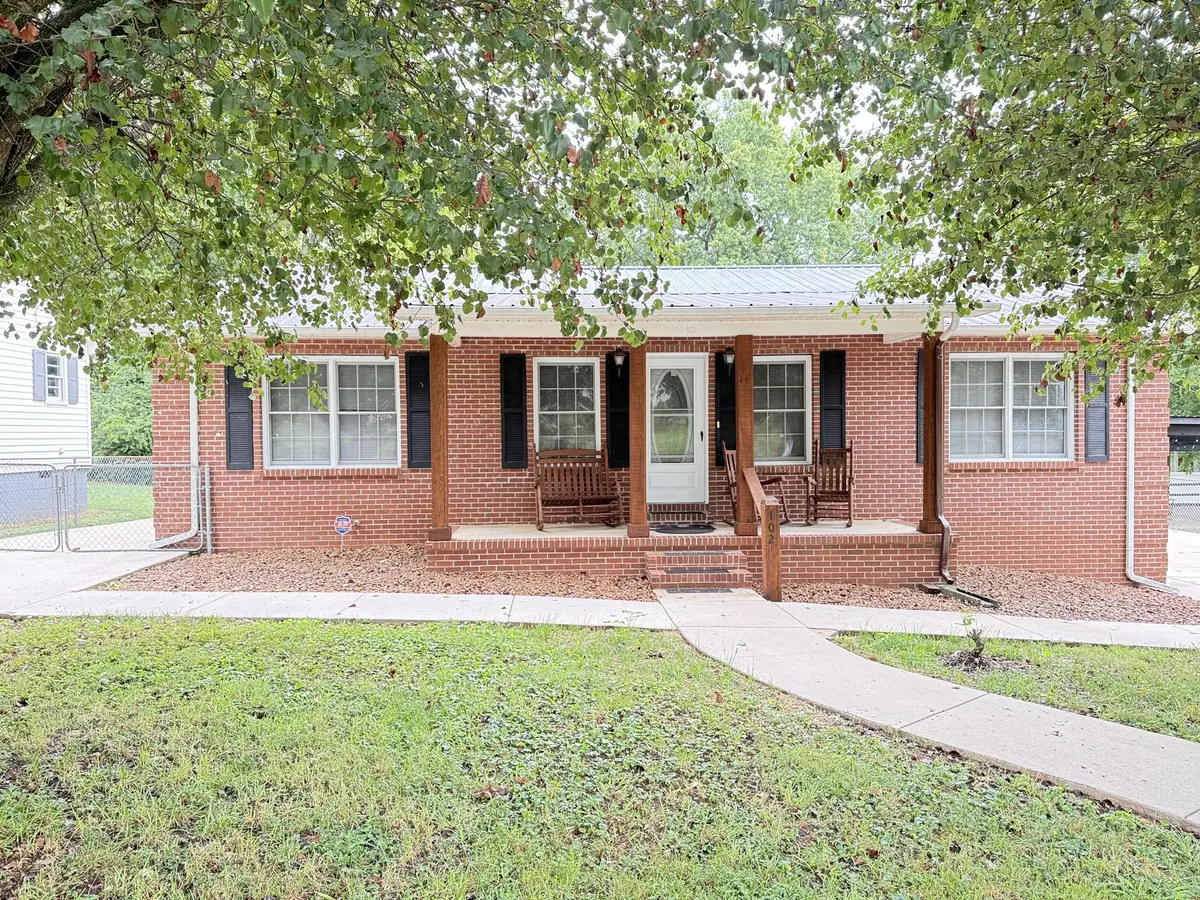 102 10th Ave #NW, Winchester, TN 37398