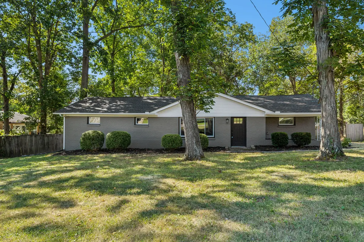 125 Lorraine Dr, Gallatin, TN 37066