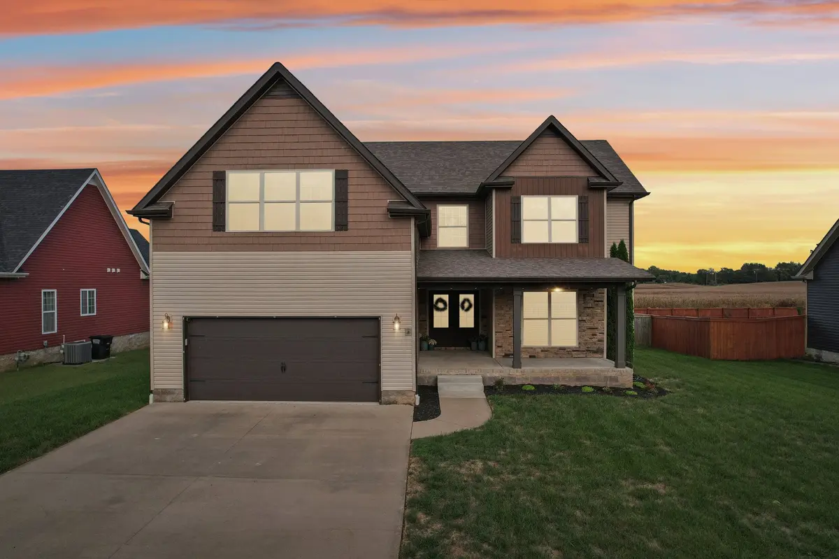 1092 Michaela Cir, Clarksville, TN 37043