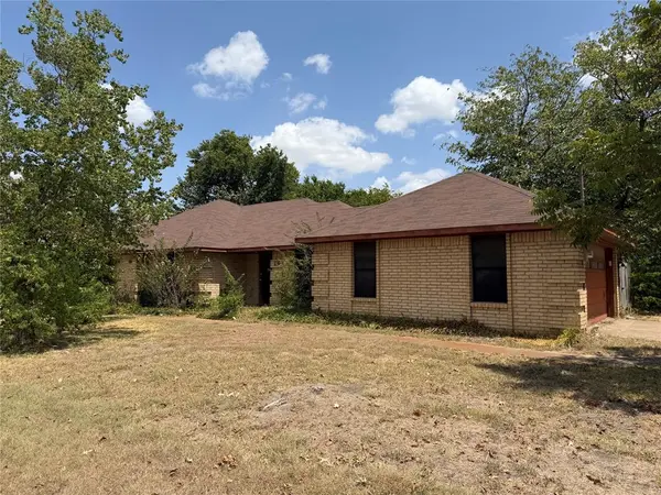 116 Crest Brook Drive, Red Oak, TX 75154
