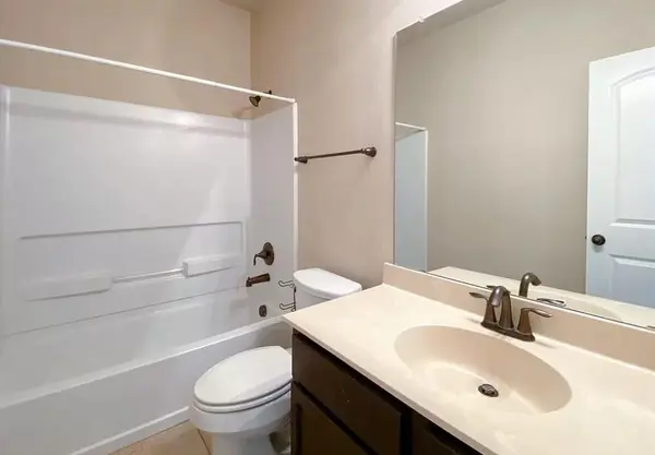 137 Creekside Villa DR, Kyle, TX 78640