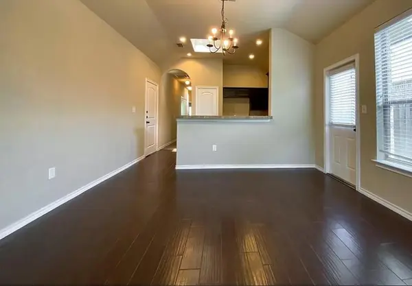 137 Creekside Villa DR, Kyle, TX 78640