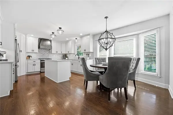 5305 W 83rd ST, Prairie Village, KS 66208