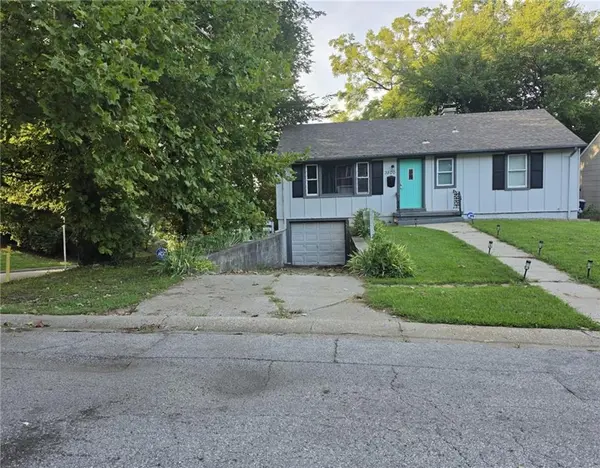 3800 E 71st TER, Kansas City, MO 64132