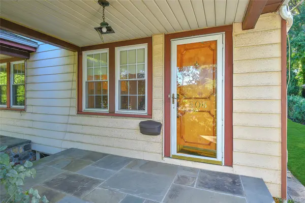 806 Pelhamdale AVE, New Rochelle, NY 10801