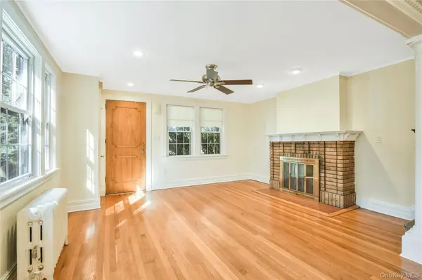806 Pelhamdale AVE, New Rochelle, NY 10801