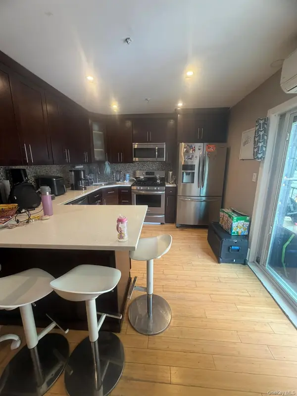 18-38 120 ST, College Point, NY 11356