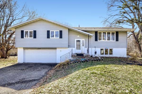 5705 Phoenix ST, Golden Valley, MN 55422
