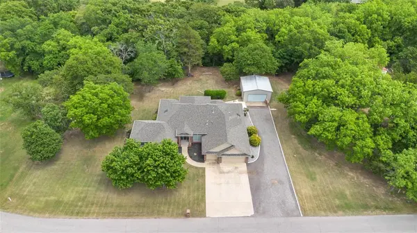 44743 Kingsbury LN, Shawnee, OK 74801