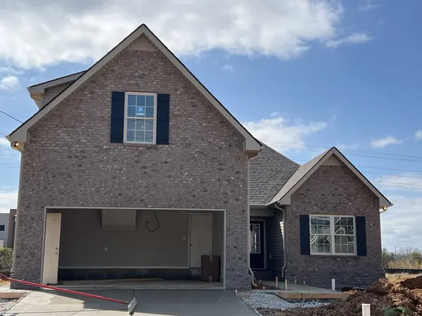 215 Meadowbrook Dr, Shelbyville, TN 37160