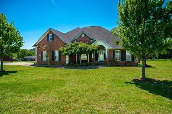 1002 Bellemeade Dr, Fayetteville, TN 37334
