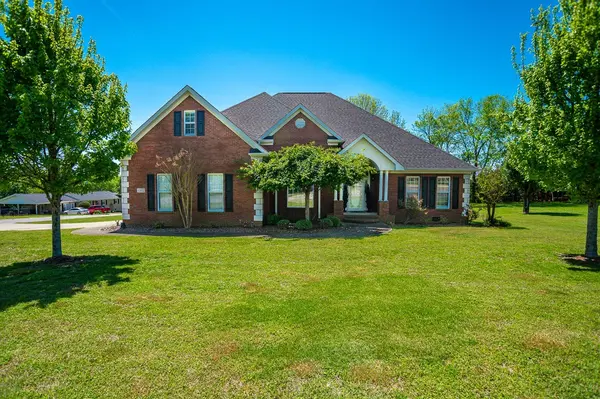 1002 Bellemeade Dr, Fayetteville, TN 37334