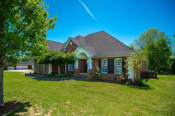 1002 Bellemeade Dr, Fayetteville, TN 37334