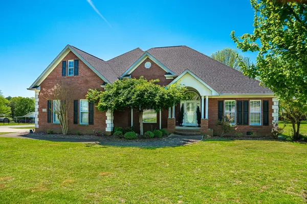 1002 Bellemeade Dr, Fayetteville, TN 37334