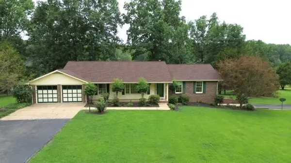 591 Asbury Rd, Camden, TN 38320