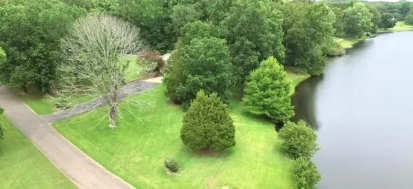 591 Asbury Rd, Camden, TN 38320