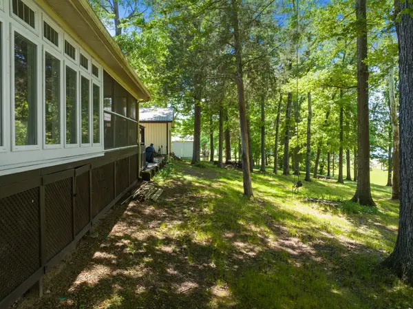 184 Beechview Drive, Clifton, TN 38425