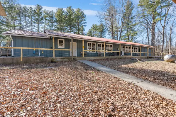 325 Lake Westmoreland Rd, Westmoreland, TN 37186