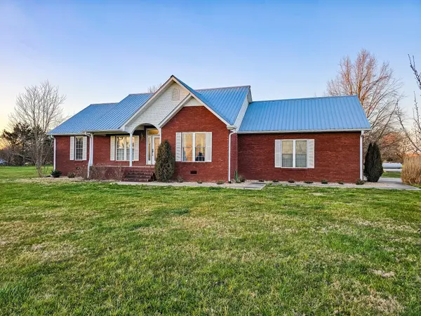 919 Geedville Rd, Bradyville, TN 37026