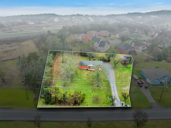 1399 Saundersville Rd, Hendersonville, TN 37075