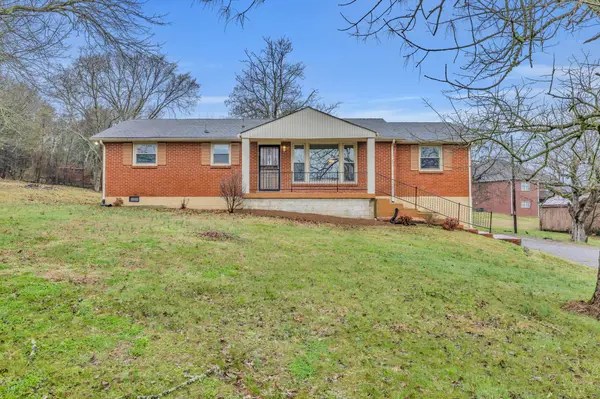 1399 Saundersville Rd, Hendersonville, TN 37075