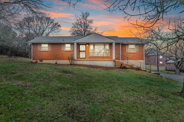 1399 Saundersville Rd, Hendersonville, TN 37075