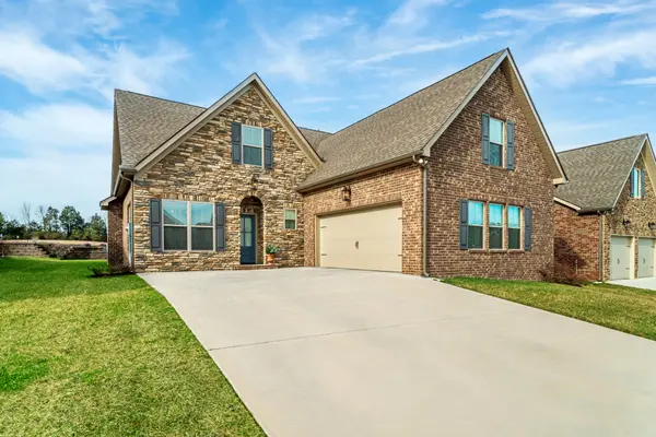 136 Chimney Rock Dr, Lenoir City, TN 37771