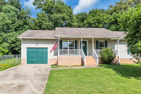 165 Oak Tree Dr, Oak Grove, KY 42262