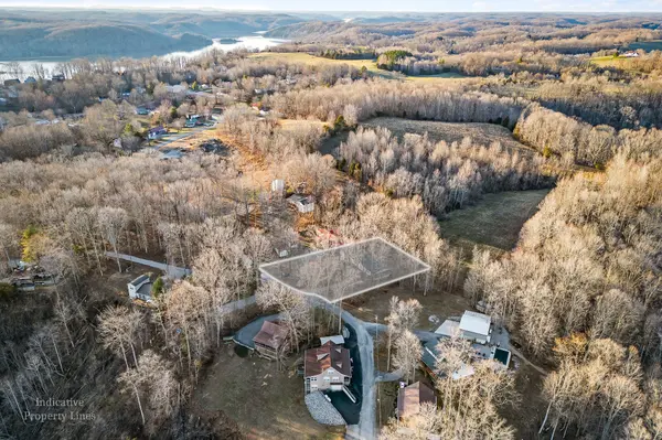 1013 Eastridge Dr, Byrdstown, TN 38549