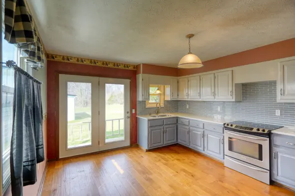 946 Macedonia Rd, Adolphus, KY 42120