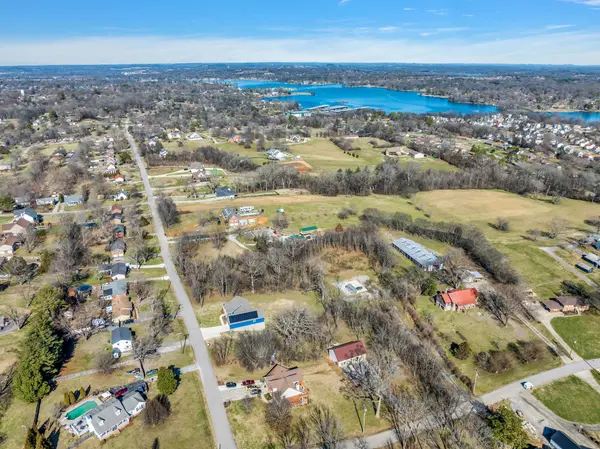 102 Riverwood Dr, Hendersonville, TN 37075