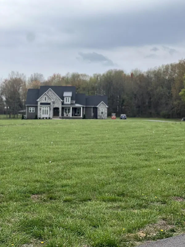 1016 Founders Ln, Portland, TN 37148