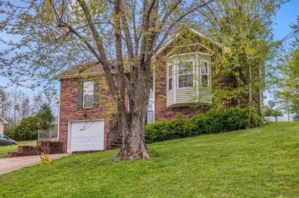 975 Granny White Rd, Clarksville, TN 37040