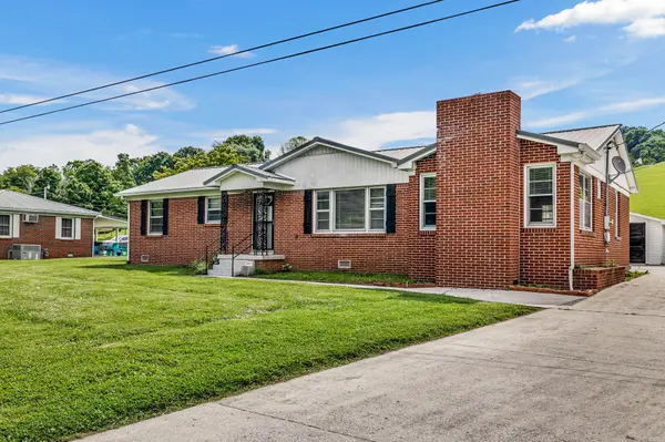 34 Horseshoe Bend Ln, Elmwood, TN 38560