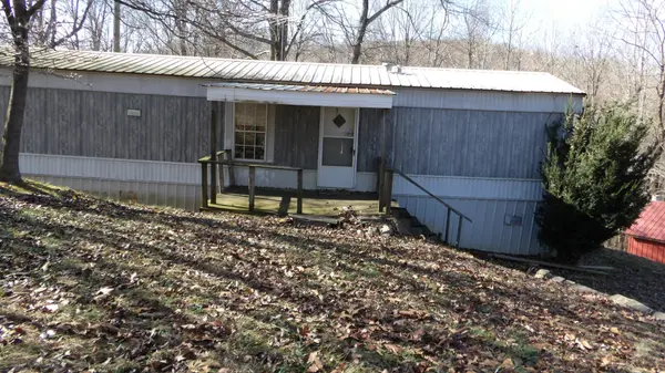 205 Star Point Rd, Celina, TN 38551