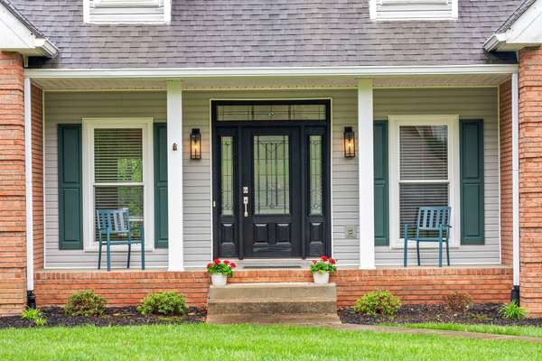 100 Twin Cedars Dr, Clarksville, TN 37043